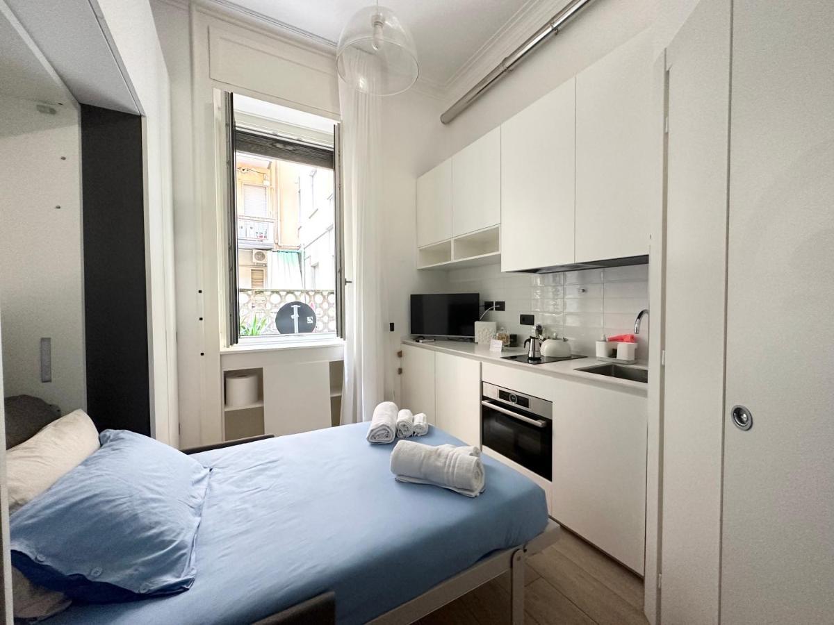 Small House Near The Station Milan Bagian luar foto